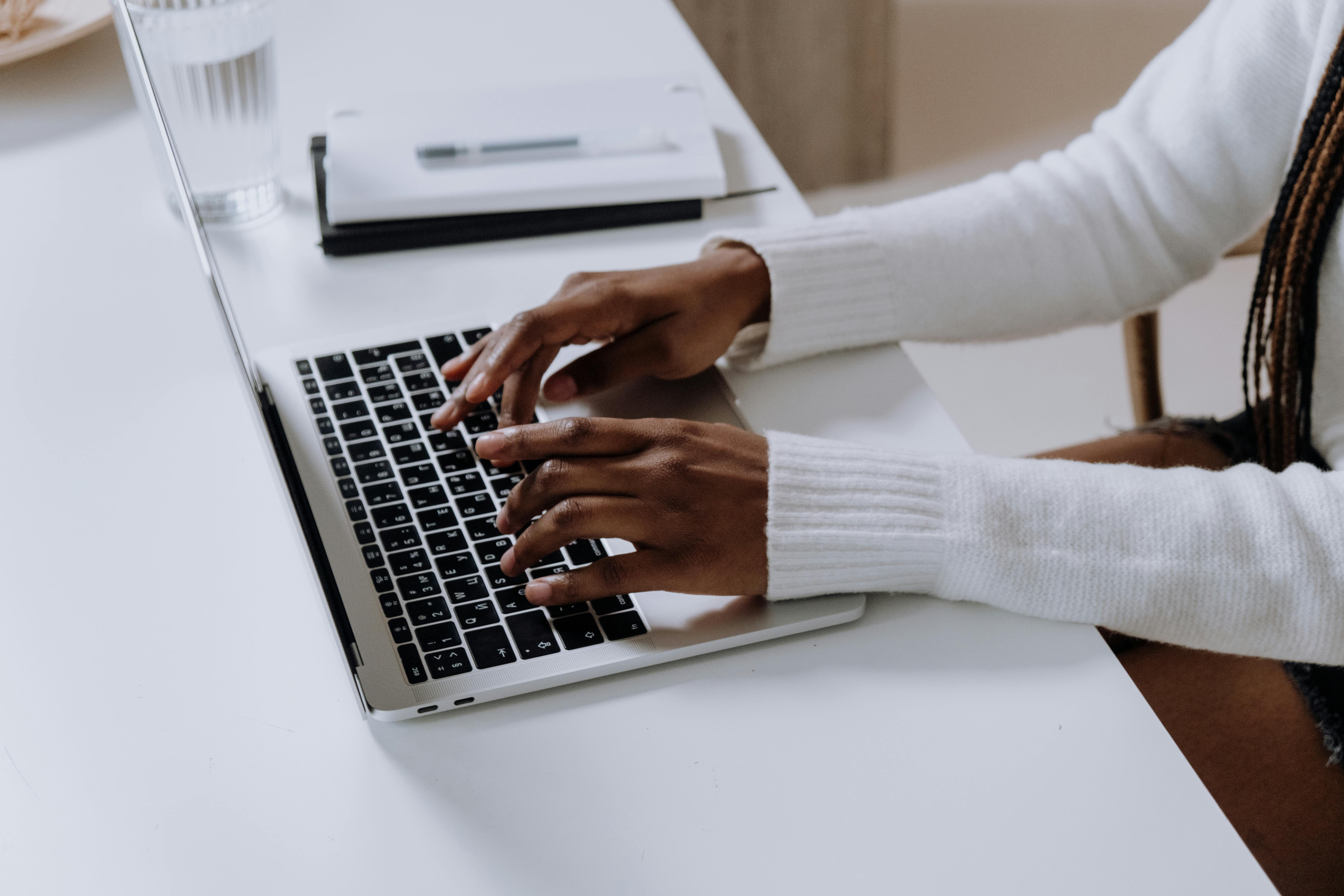 Turning Comments Into Conversions: Microcopy That Sells